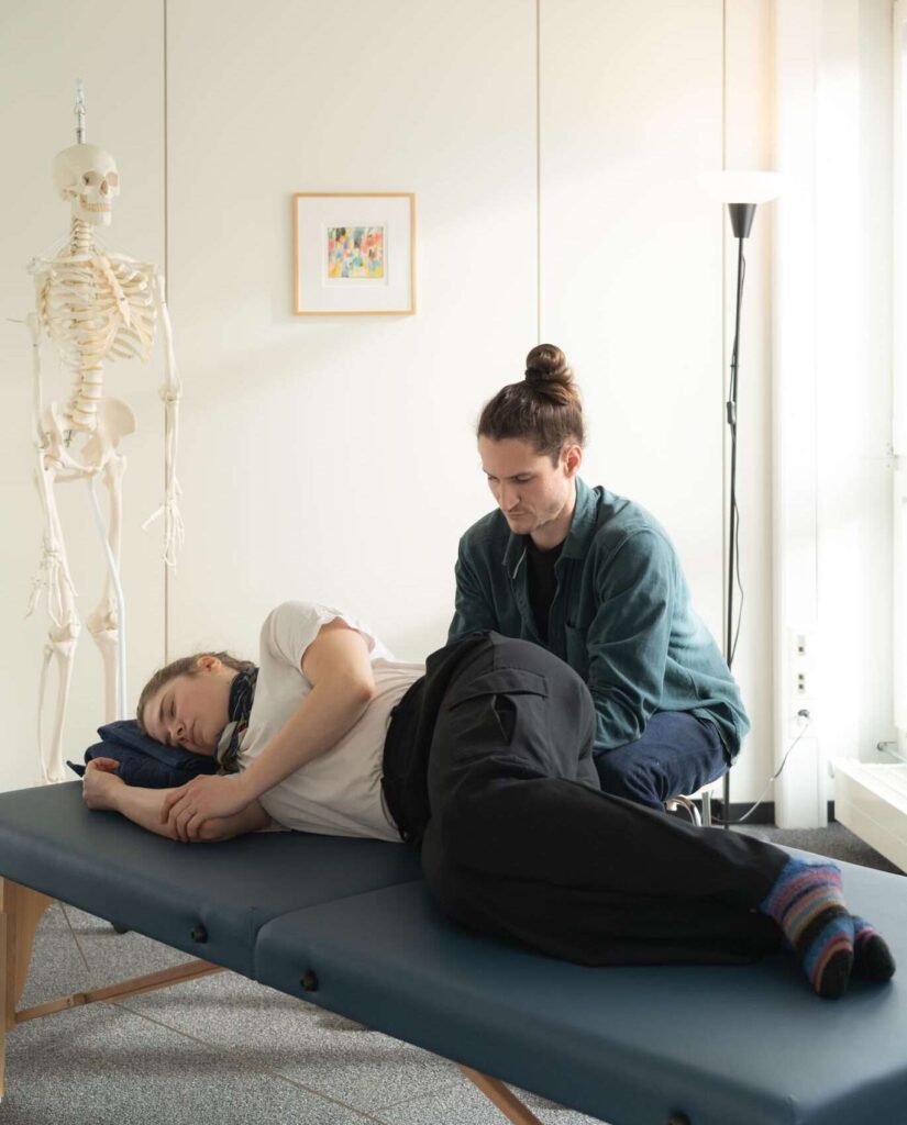 Feldenkrais Methode, Zürich, Nicola Zollinger, Funktionale Integration, Einzelstunde, Behandlung, Schmerzen, Stress, Anspannung